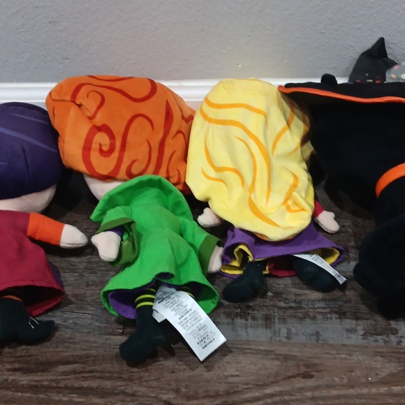 Hocus Pocus Plush Set - Picture 4 of 4